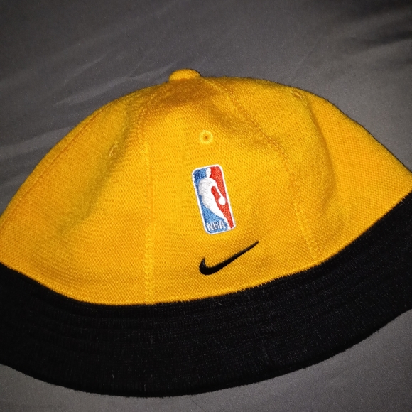 Nike hat - Picture 3 of 3